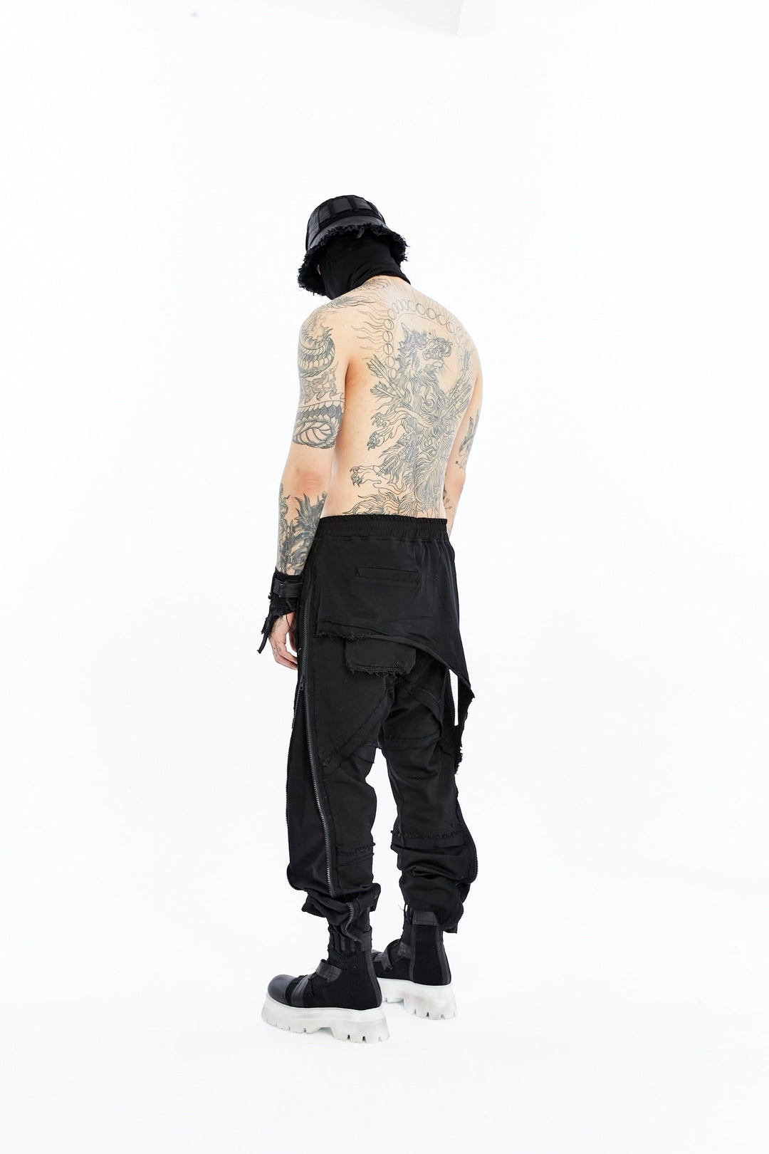 SPLIT ZIP PANTS