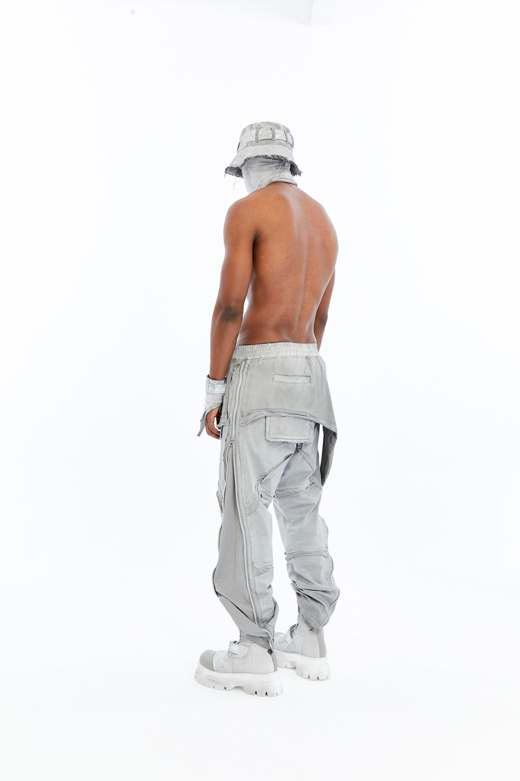 SPLIT ZIP PANTS
