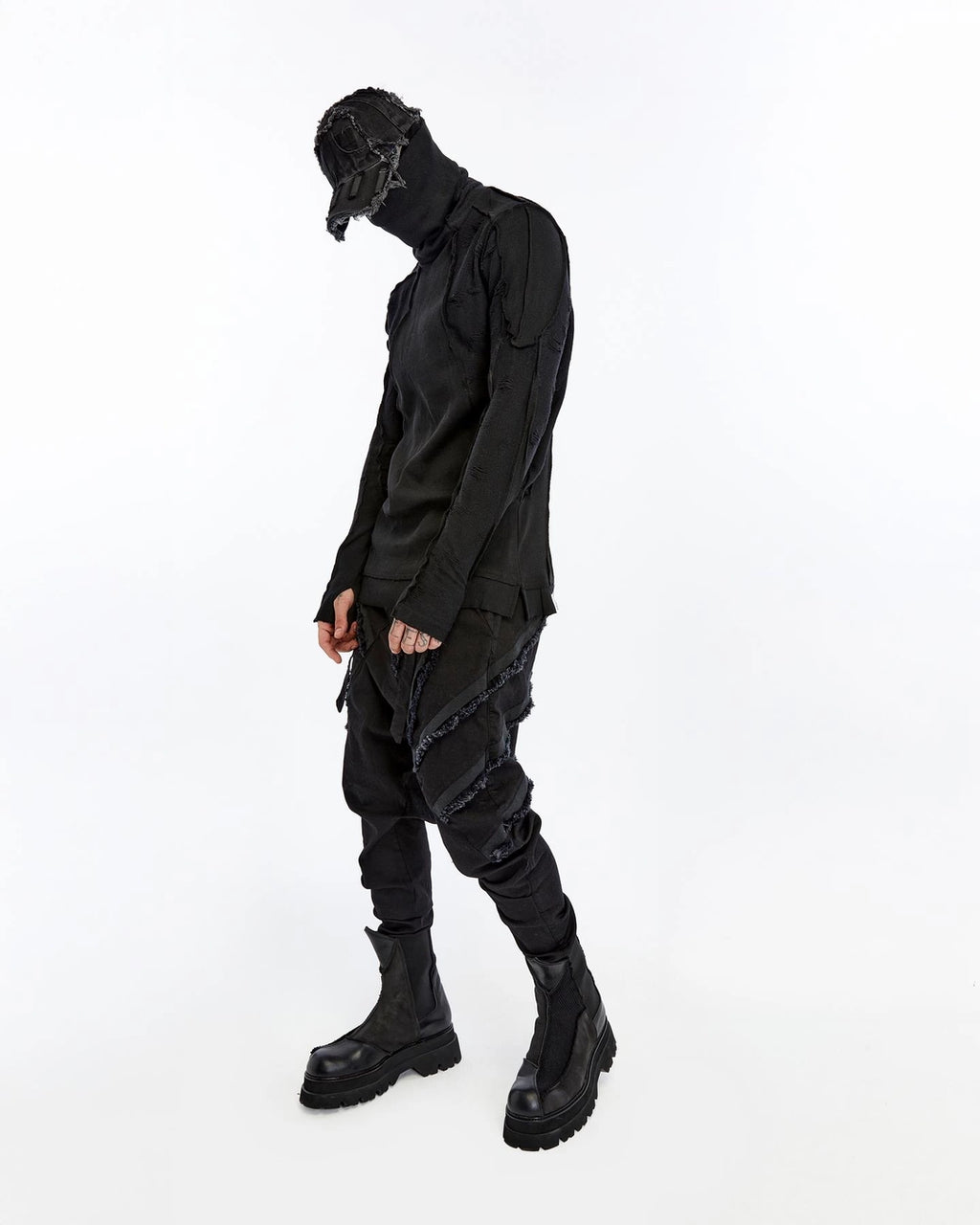 TEARLINE TURTLENECK TOP