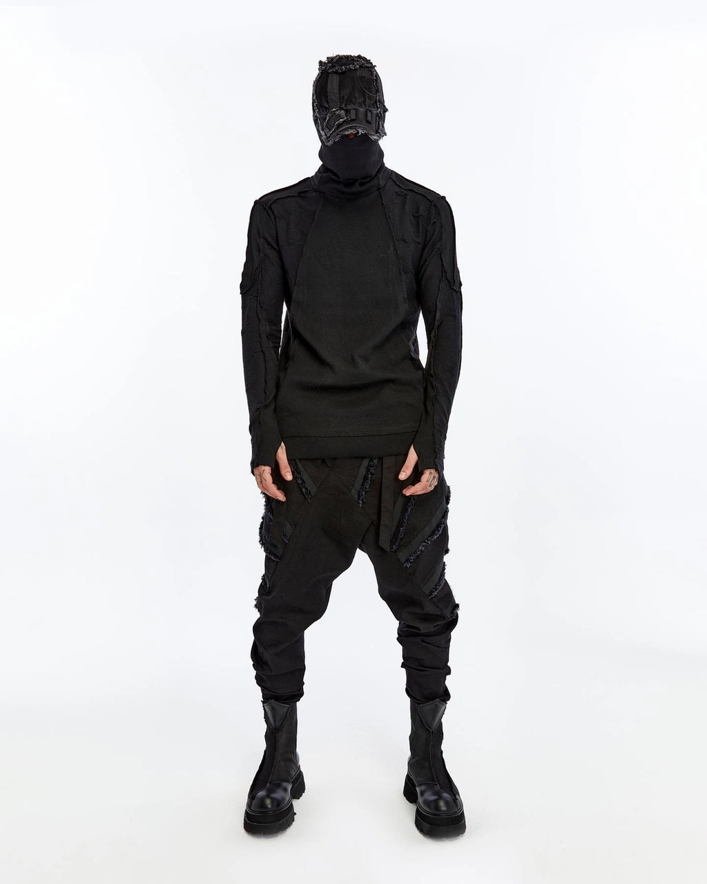 TEARLINE TURTLENECK TOP