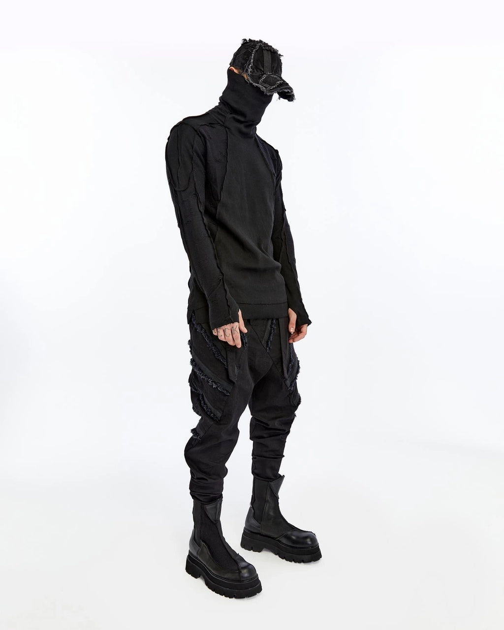 TEARLINE TURTLENECK TOP