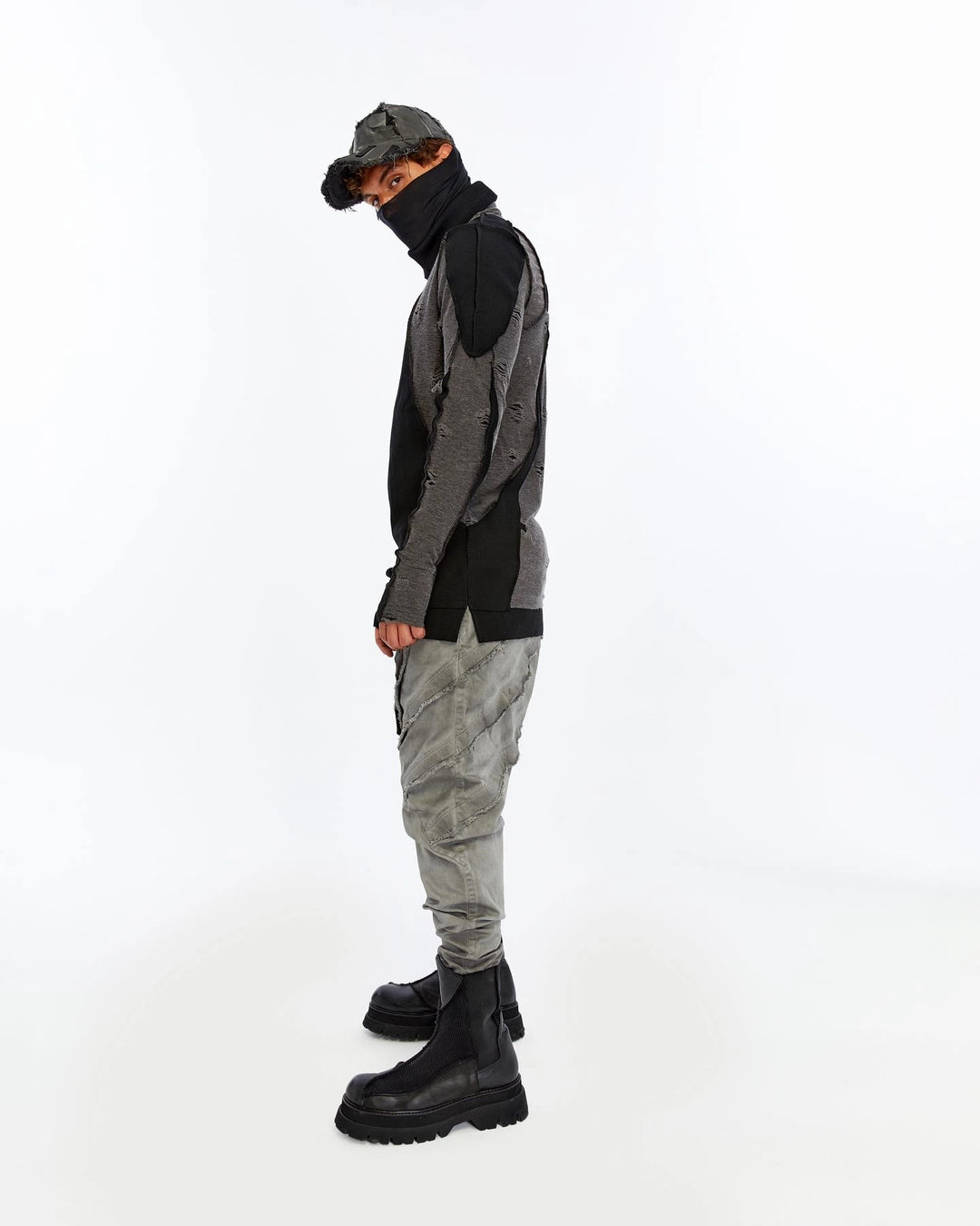 TEARLINE TURTLENECK TOP