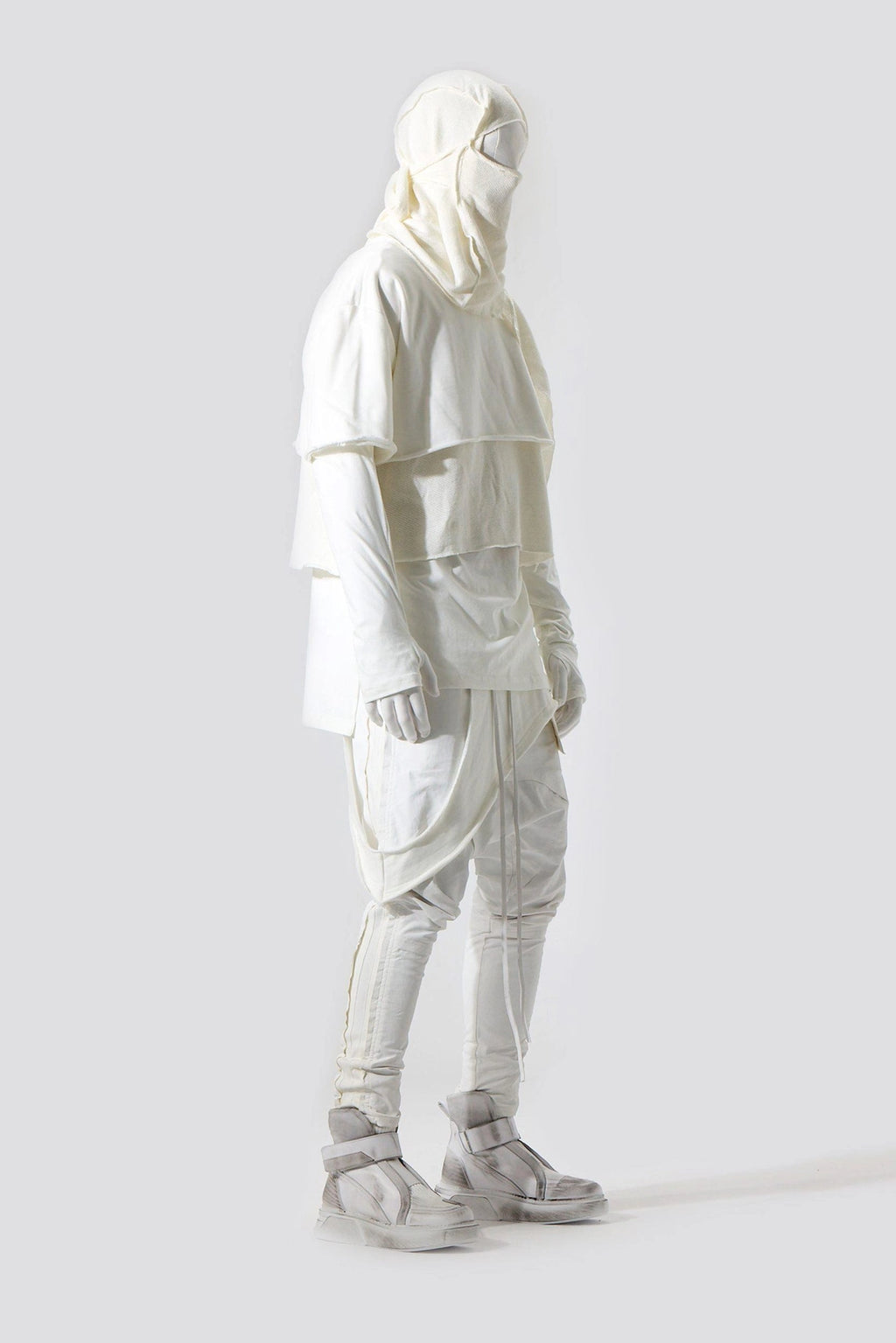 WHITE THREE PART SWEATSHIRT
