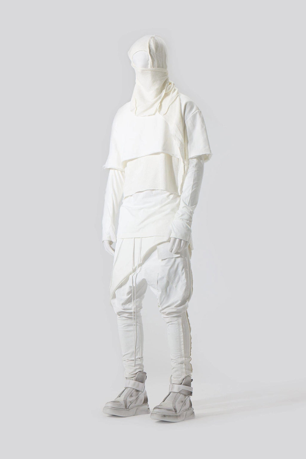 WHITE THREE PART SWEATSHIRT