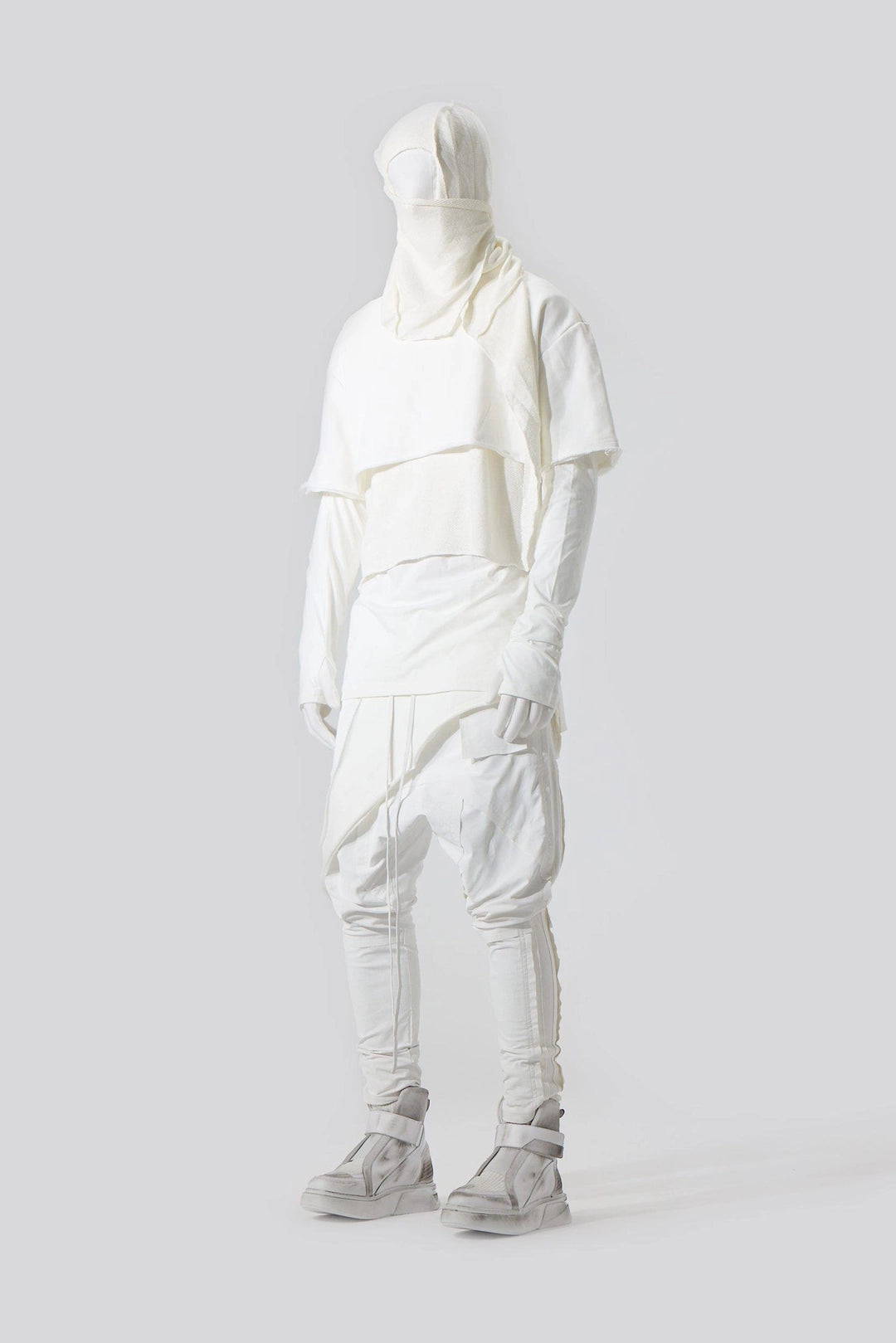 WHITE THREE PART SWEATSHIRT