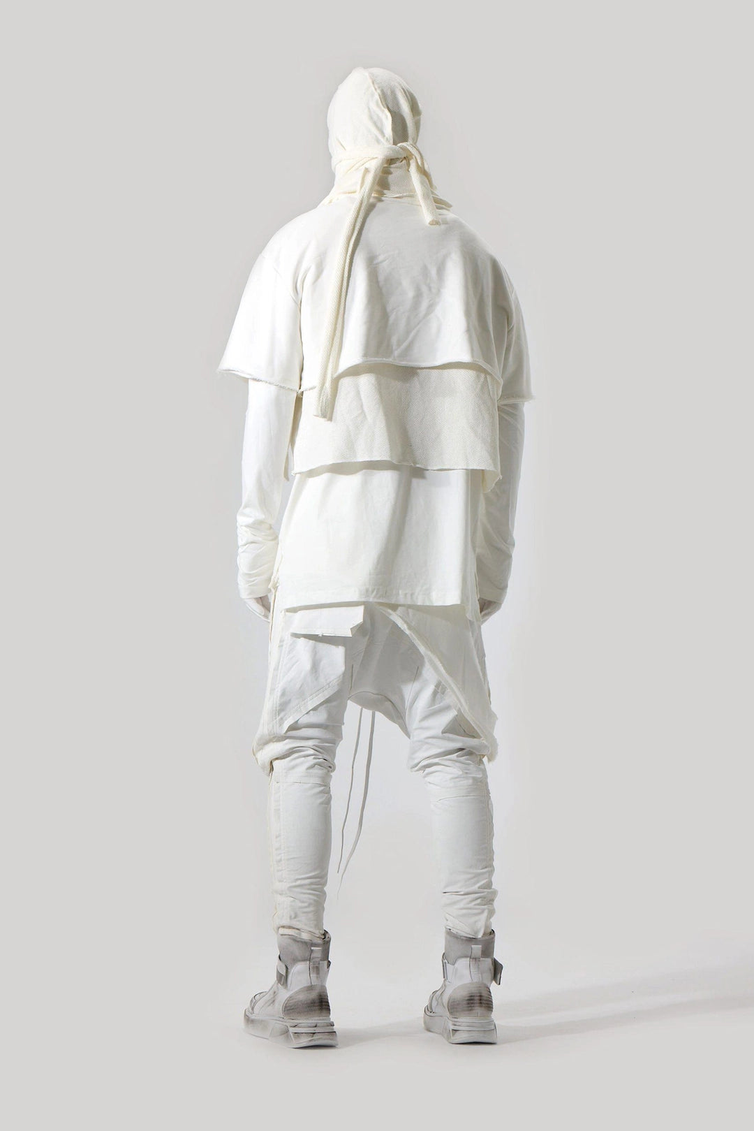 WHITE THREE PART SWEATSHIRT