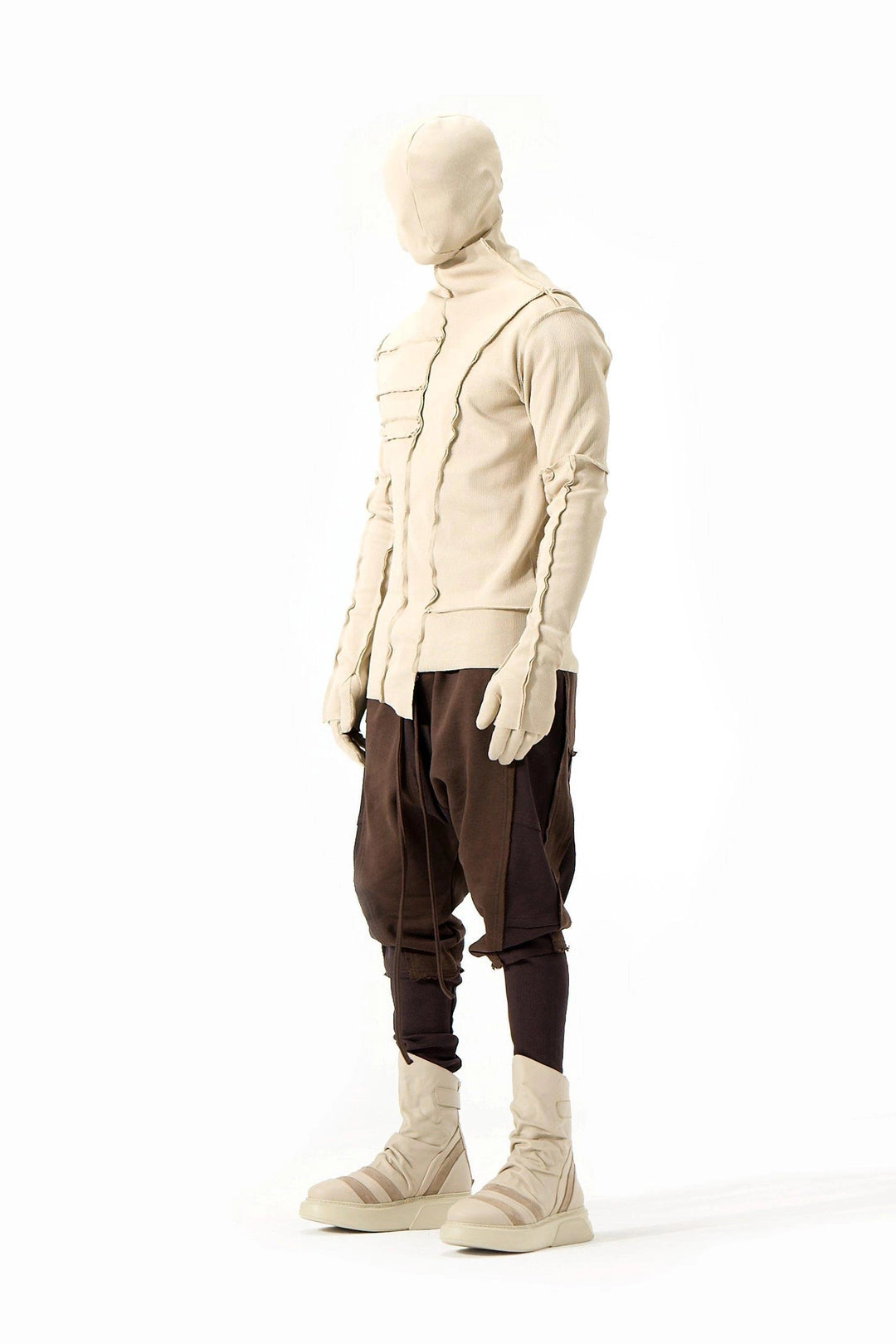 BEIGE TURTLENECK SWEATSHIRT