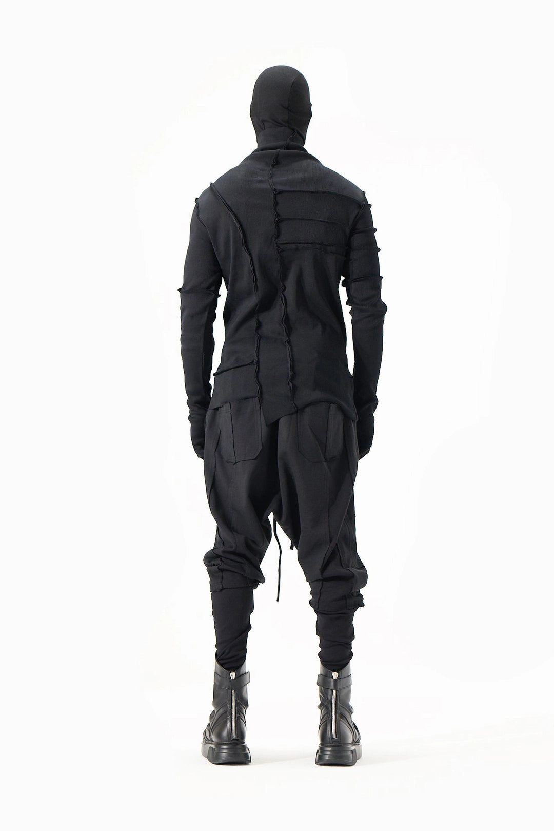 BLACK TURTLENECK SWEATSHIRT