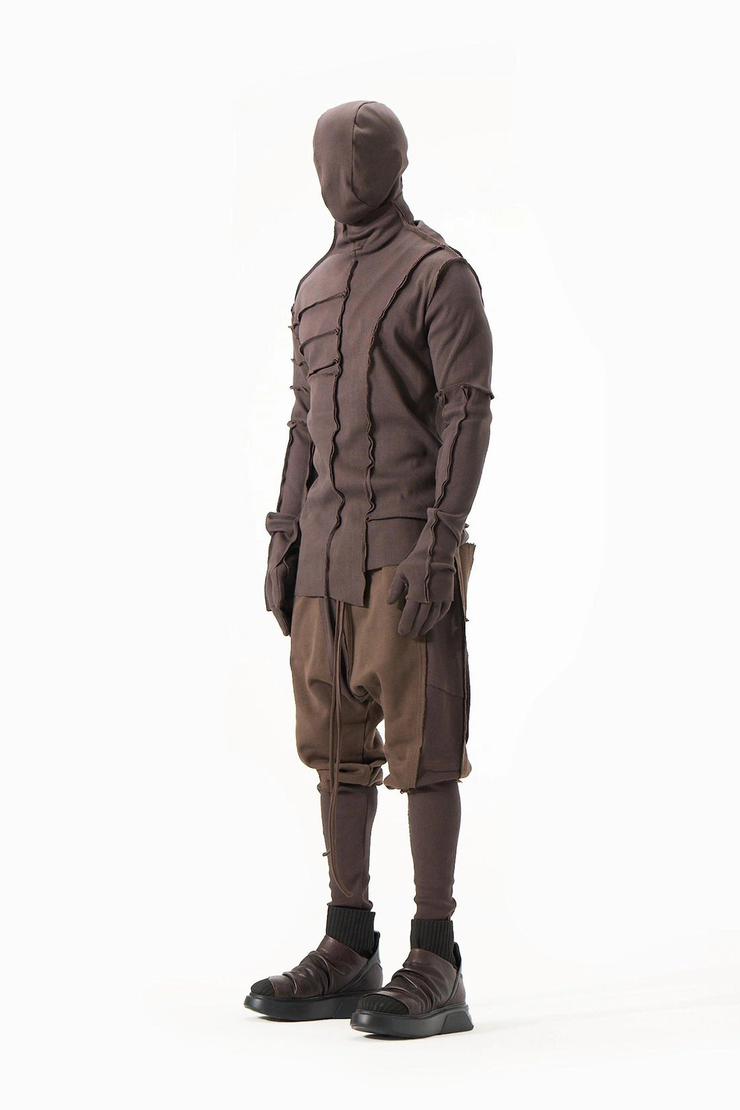 BROWN TURTLENECK SWEATSHIRT