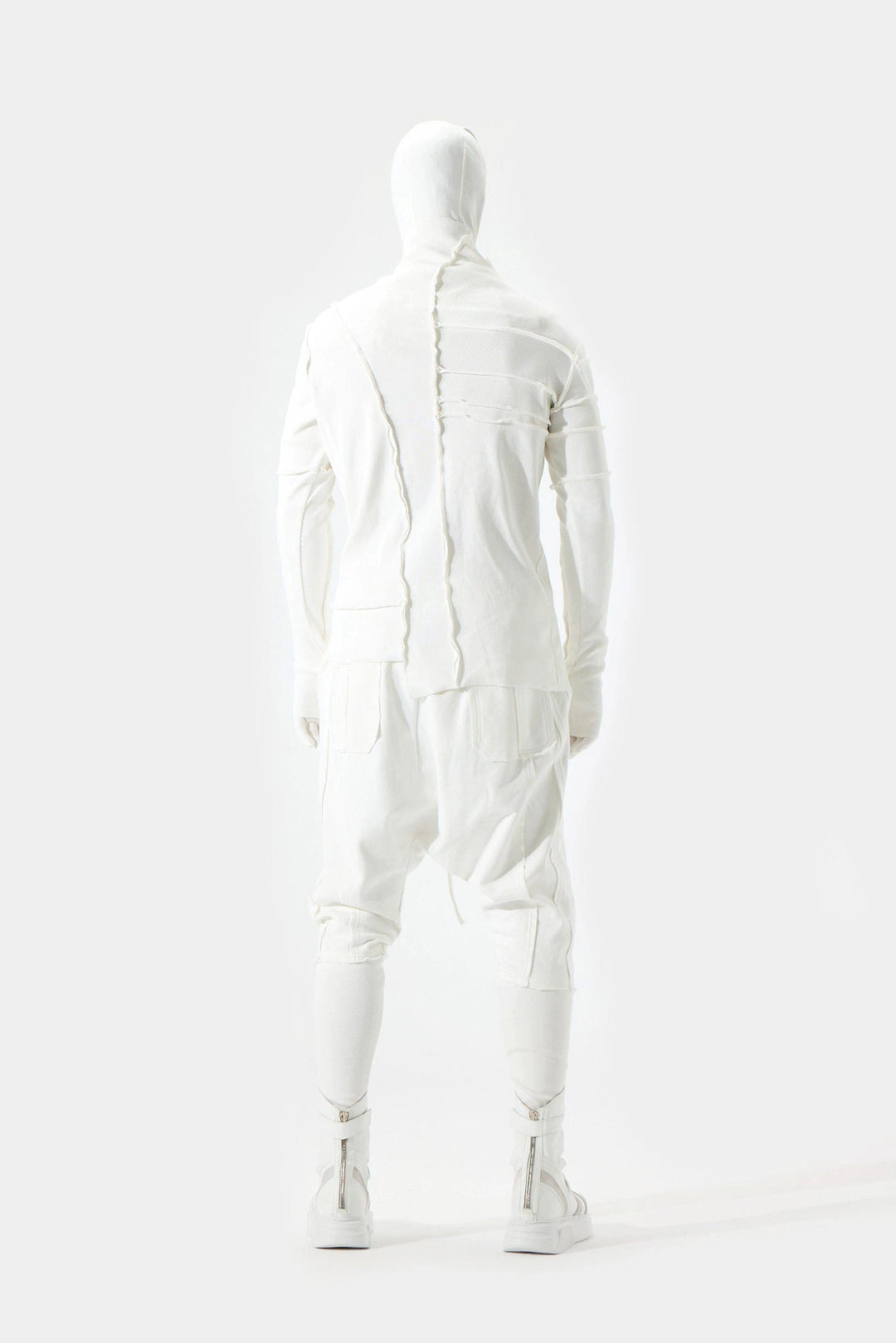 WHITE TURTLENECK SWEATSHIRT