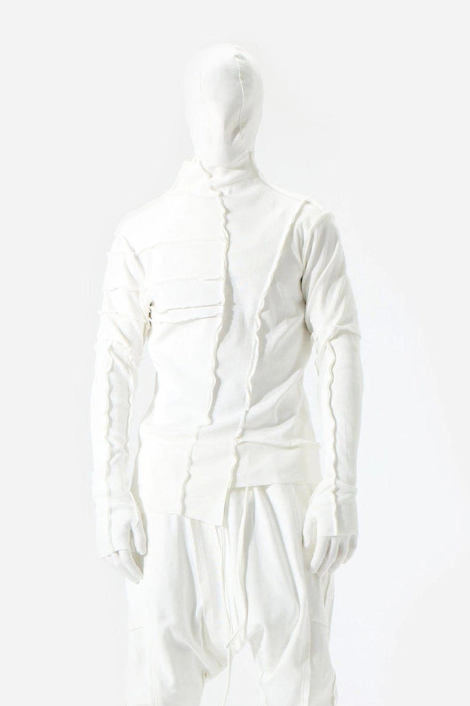 WHITE TURTLENECK SWEATSHIRT