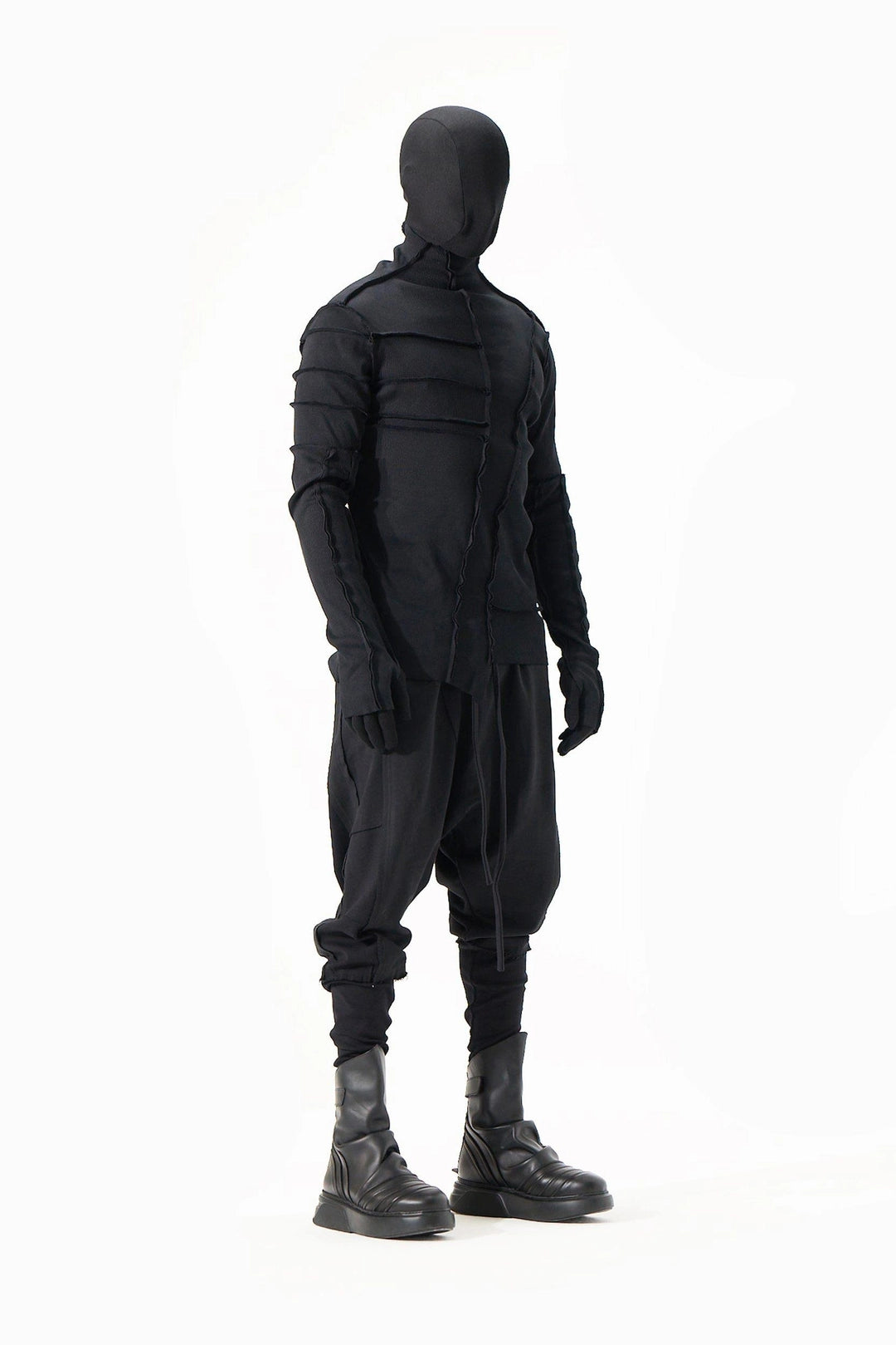 BLACK TURTLENECK SWEATSHIRT