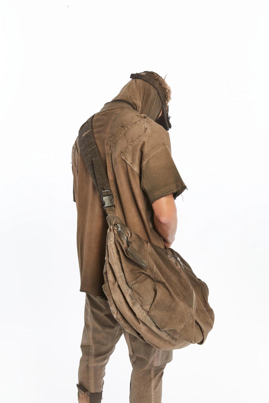 BROWN ZIPPER POCKET BAG