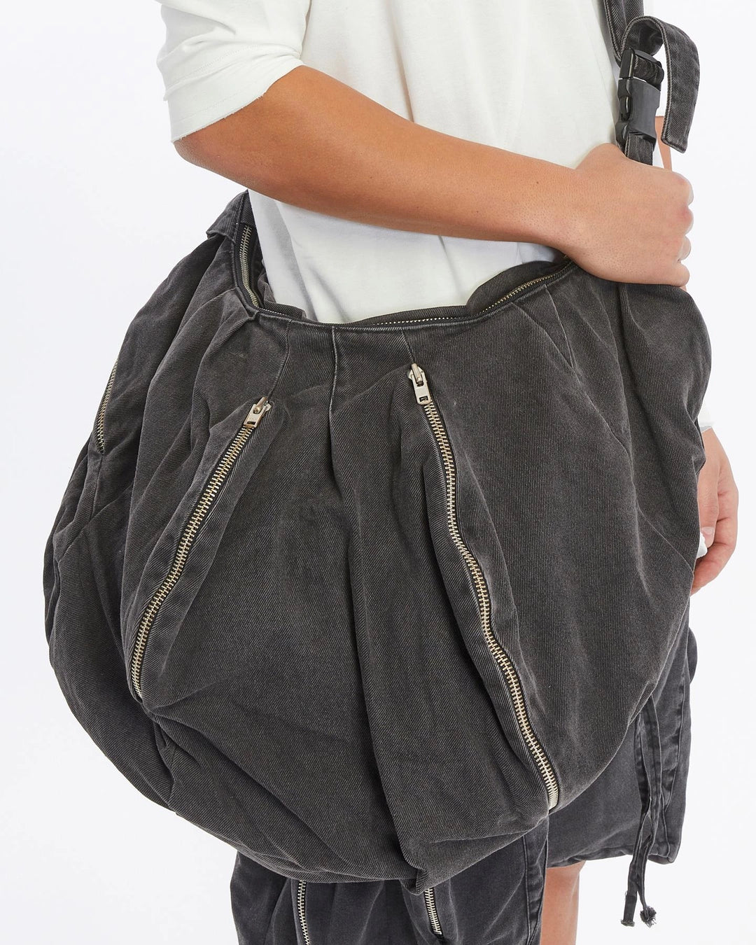 ACID BLACK ZIPPER POCKET BAG