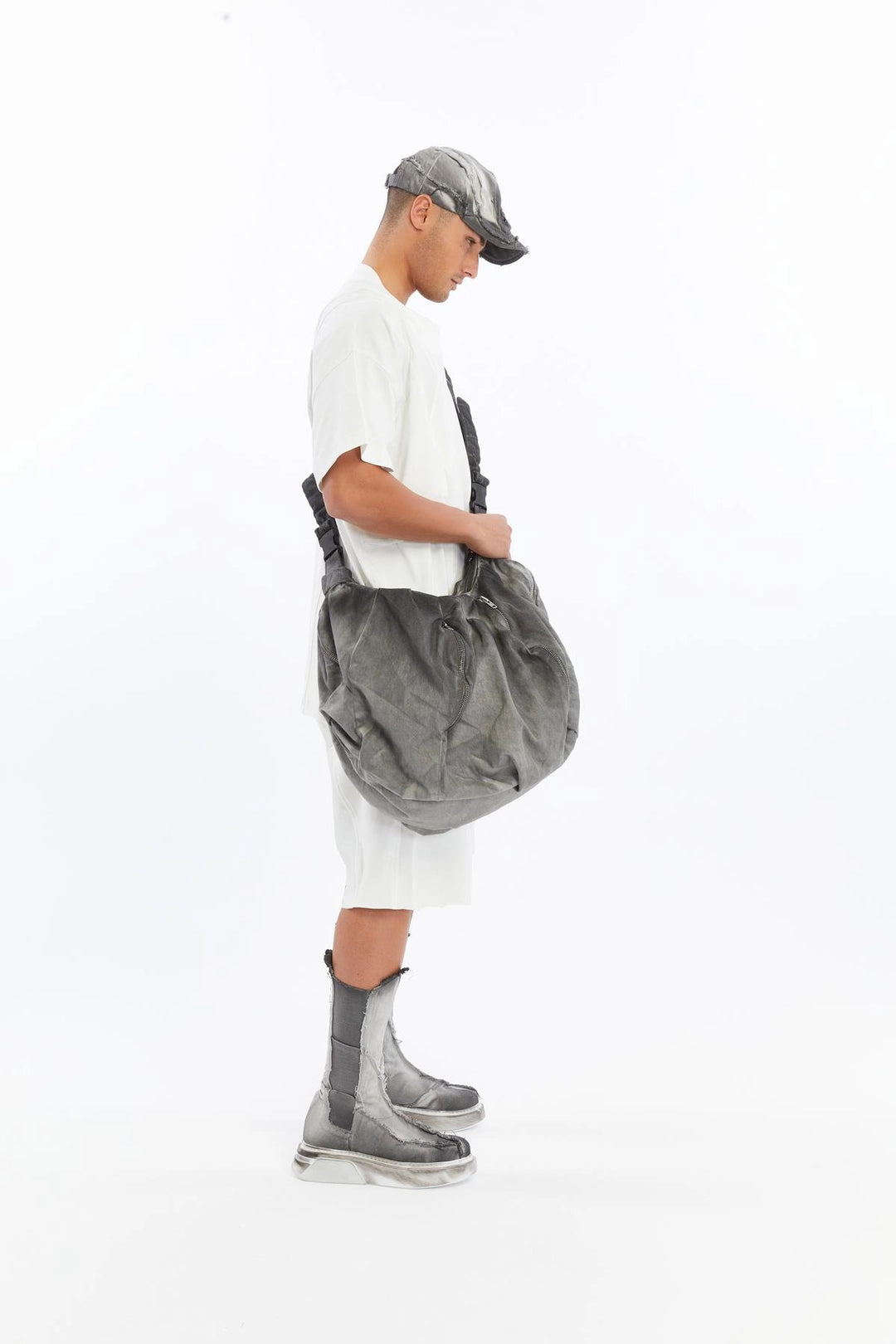 GREY ZIPPER POCKET BAG