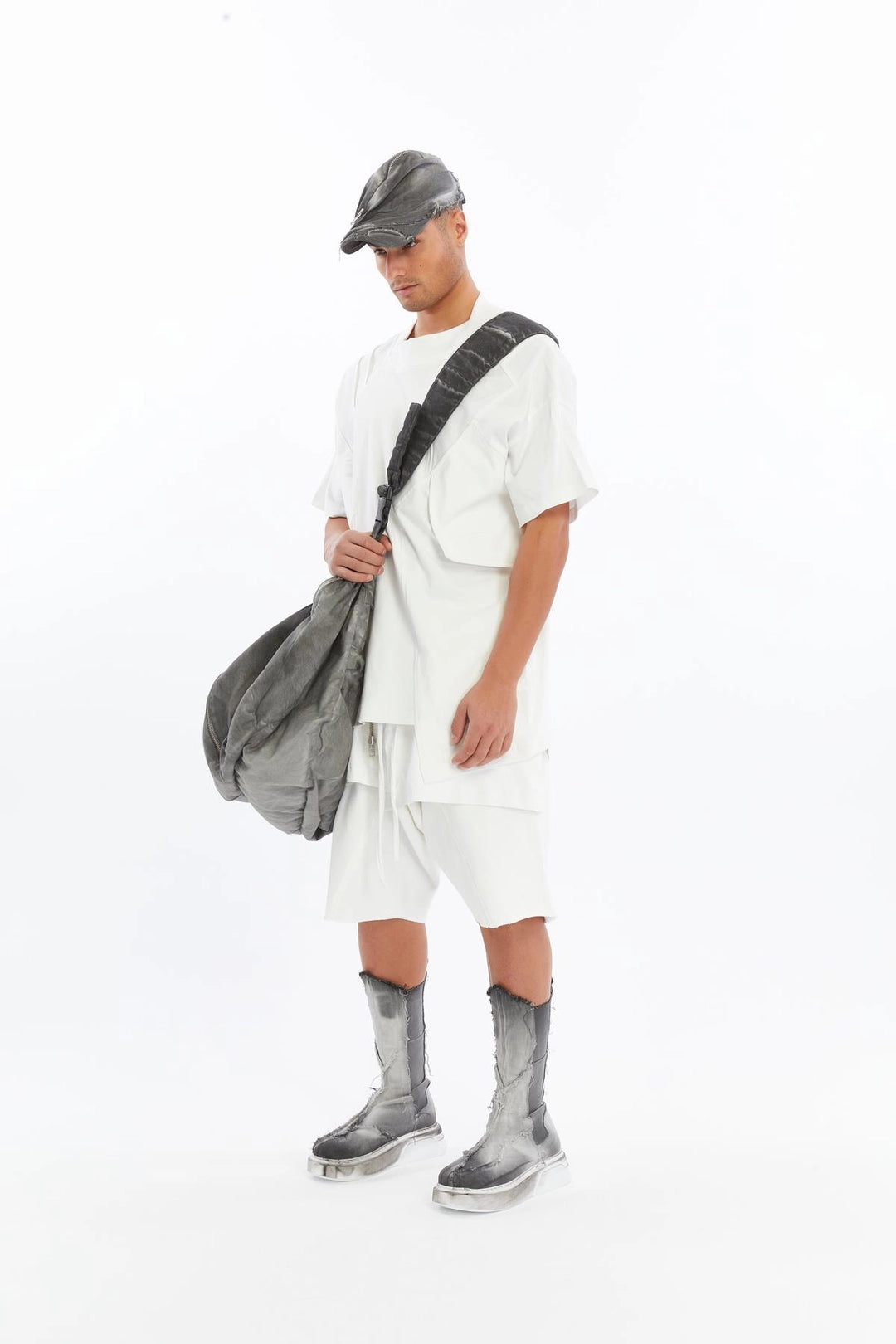 GREY ZIPPER POCKET BAG