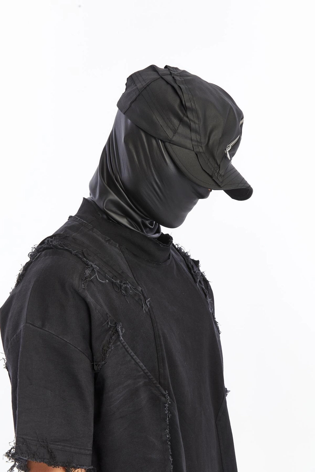 COATED BLACK ZIPPER POCKET CAP