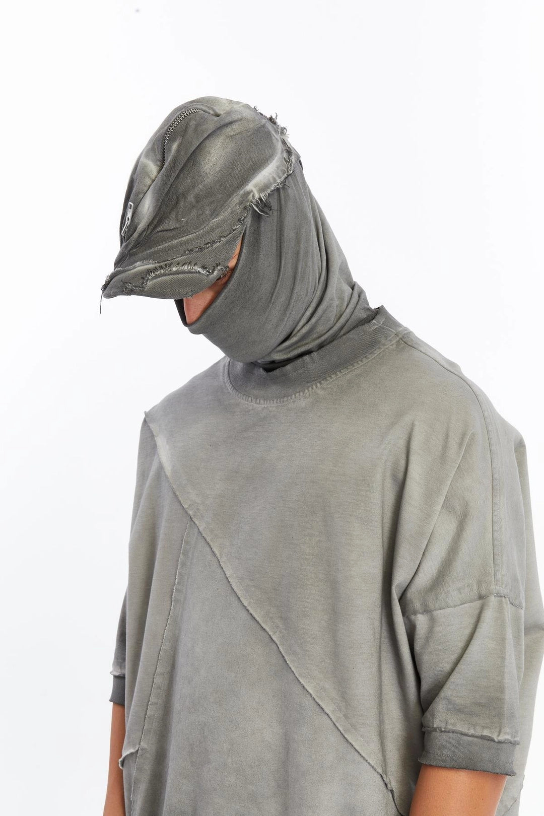 GREY ZIPPER POCKET CAP