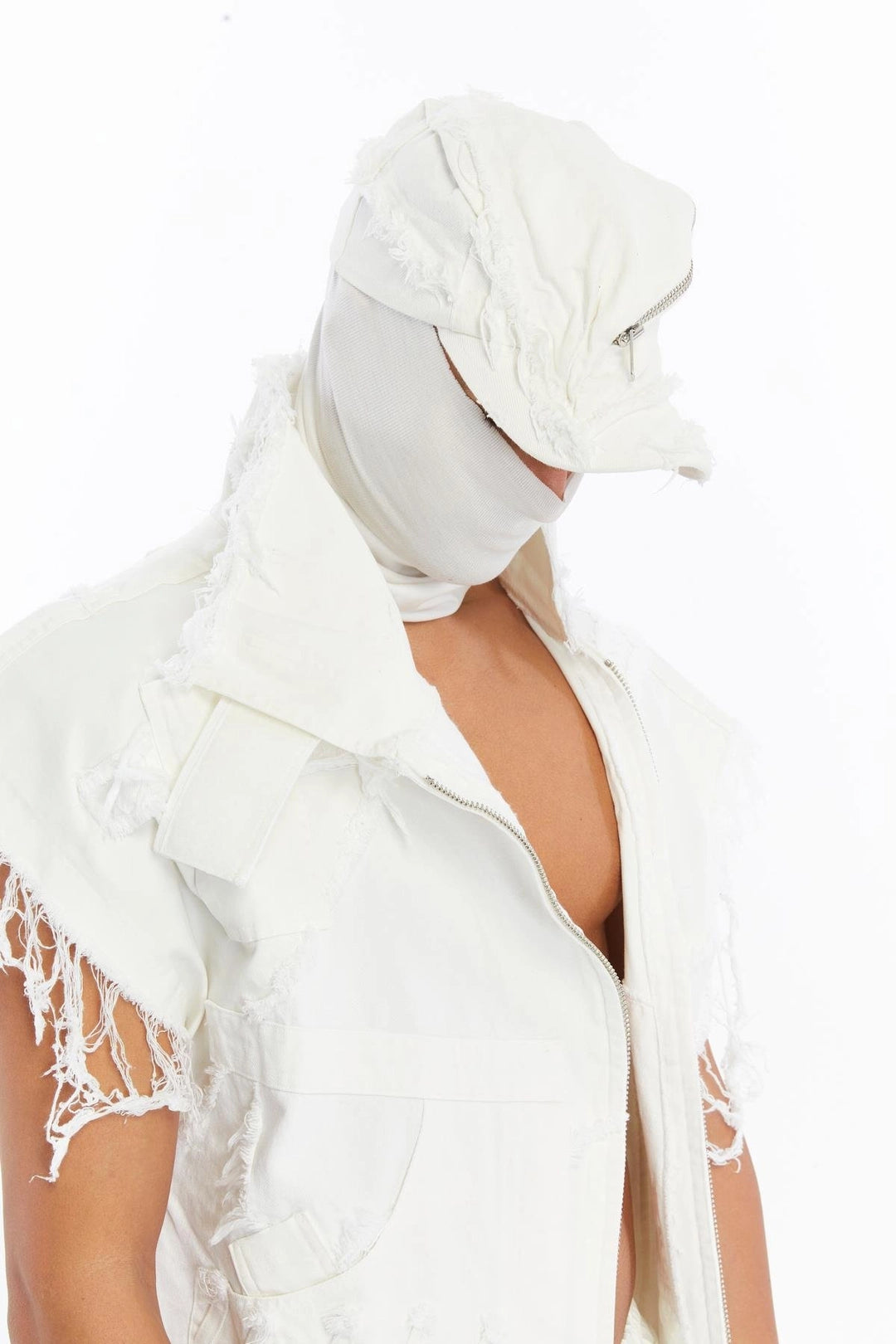 WHITE ZIPPER POCKET CAP