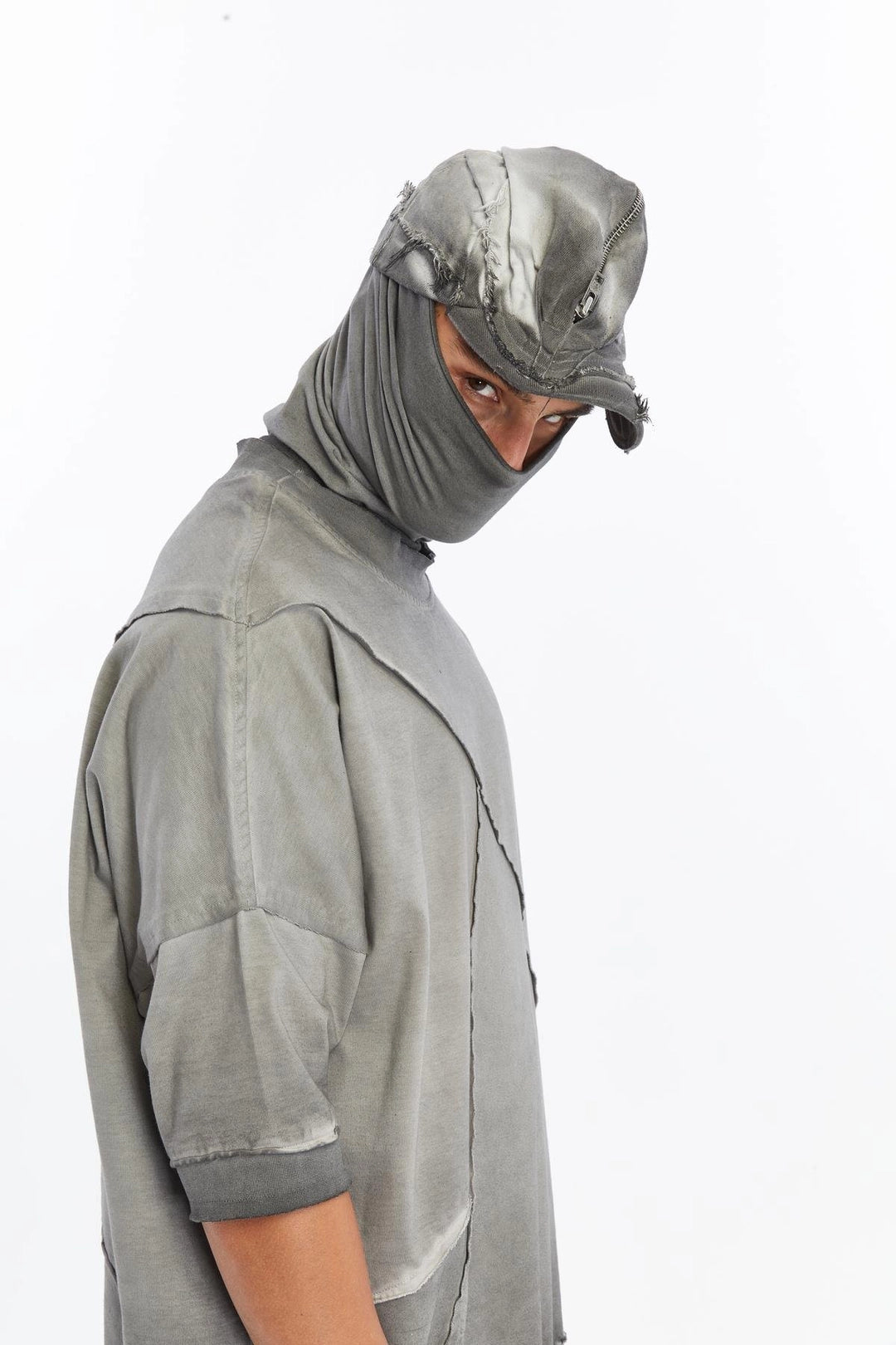 GREY ZIPPER POCKET CAP