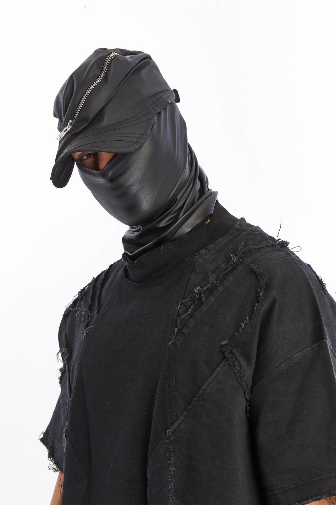 COATED BLACK ZIPPER POCKET CAP