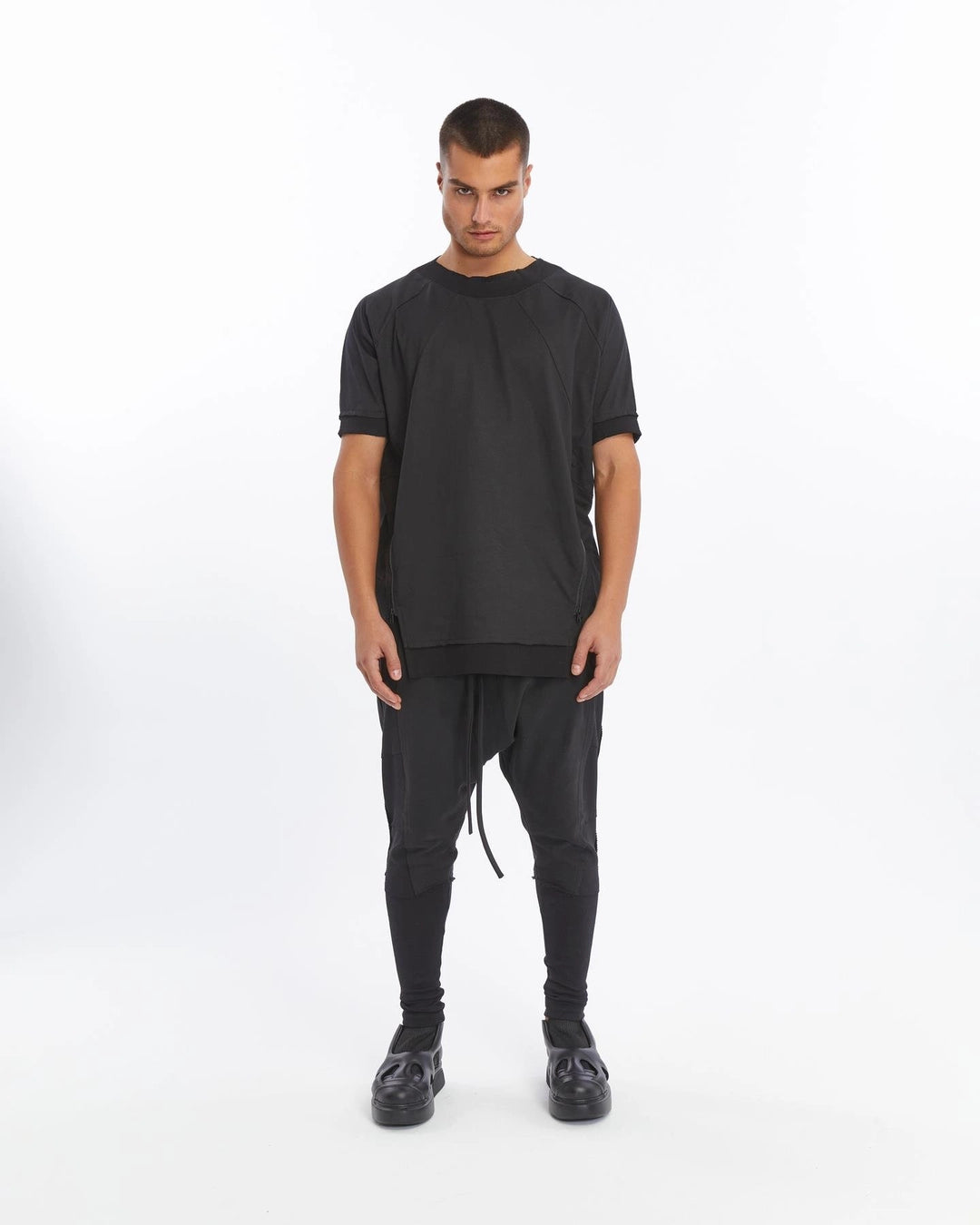 BLACK ZIPPER T-SHIRT