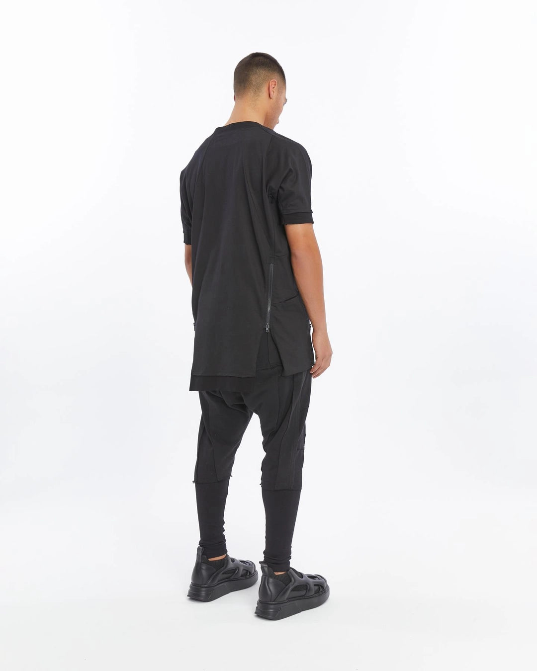 BLACK ZIPPER T-SHIRT