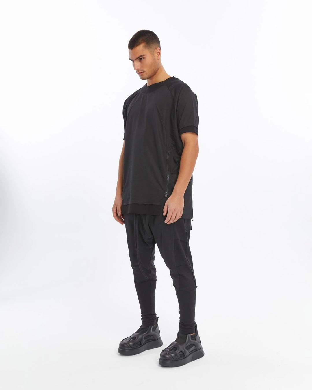 BLACK ZIPPER T-SHIRT