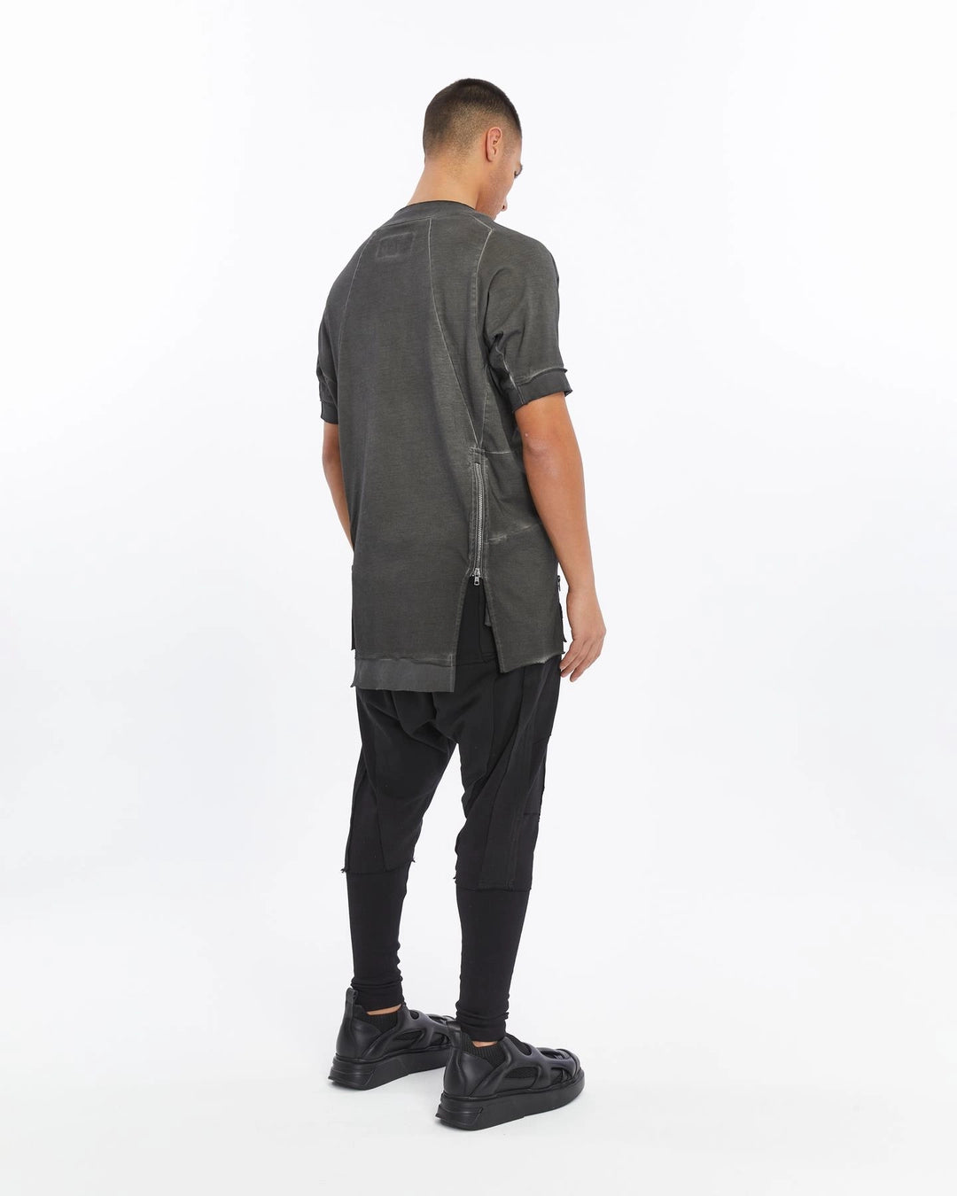 GREY ZIPPER T-SHIRT