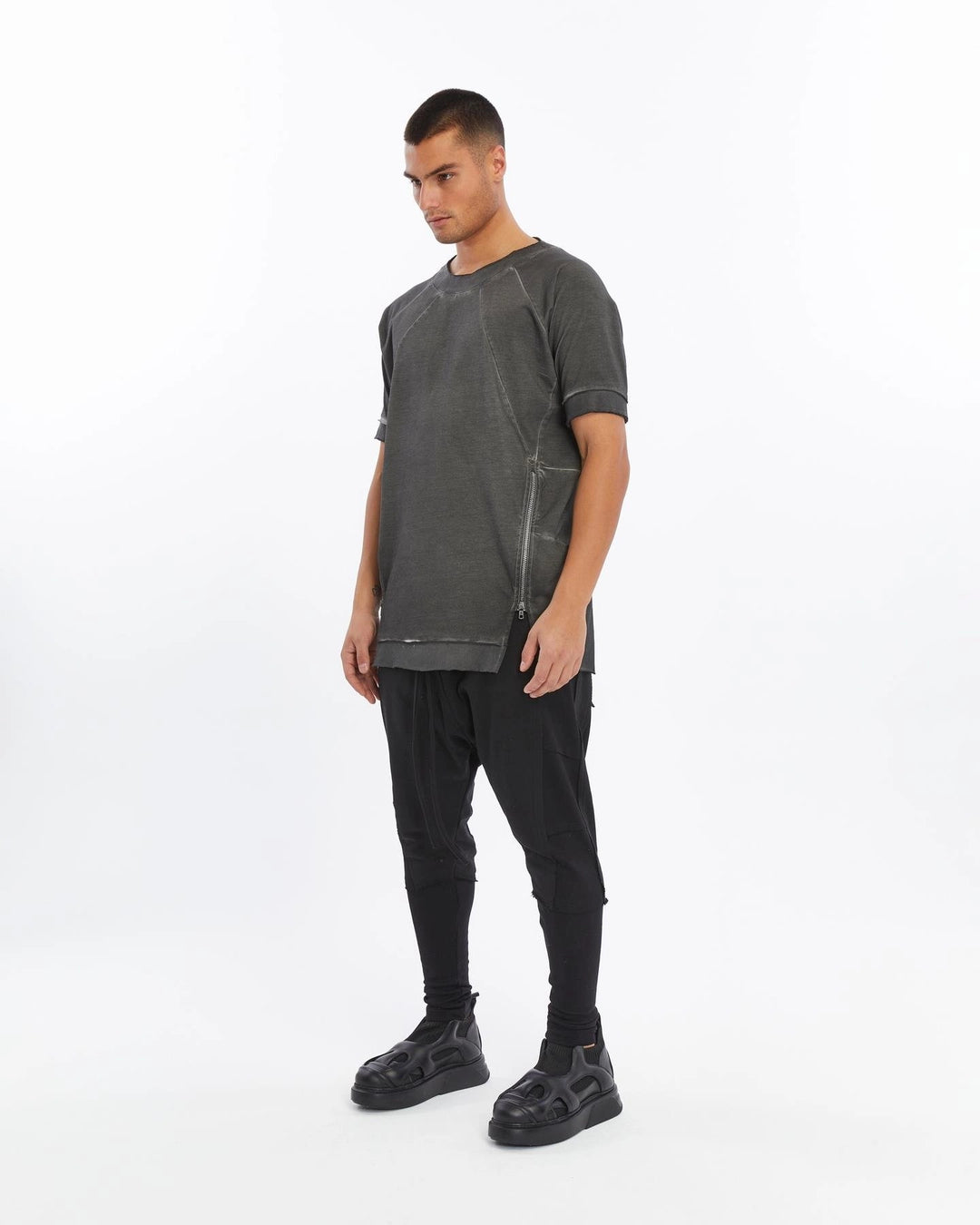 GREY ZIPPER T-SHIRT